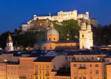 Mozartstadt Salzburg mit dem Salzburger Dom und der Festung Hohensalzburg